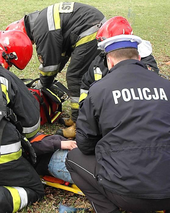 Wyważają drzwi mieszkań, by ratować potrzebujących