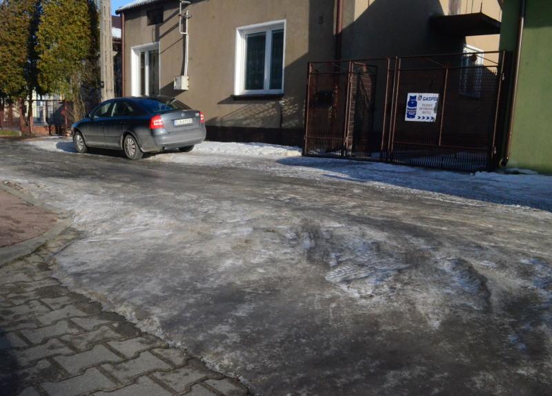 Drogi skute lodem