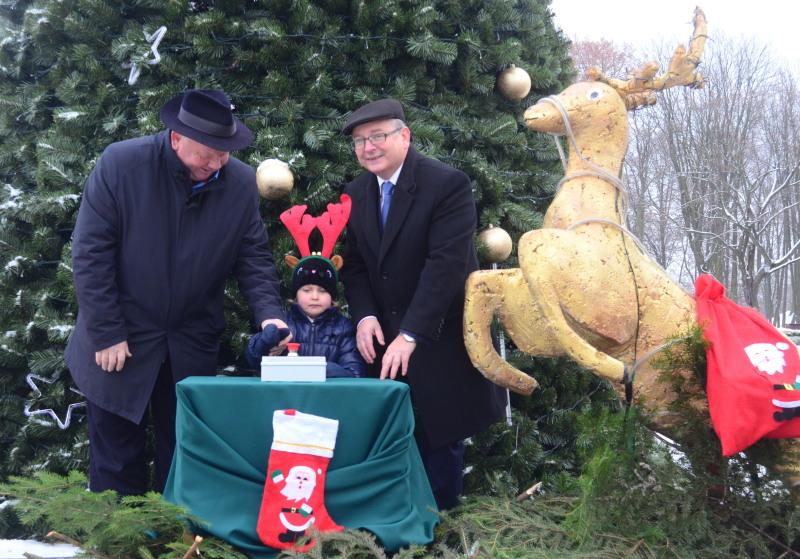 Choinka już świeci swoim blaskiem