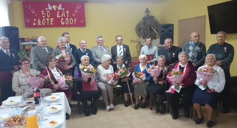 Medale i łabędzie z origami dla jubilatów