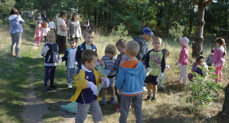 Przedszkolaki zakasały rękawy
