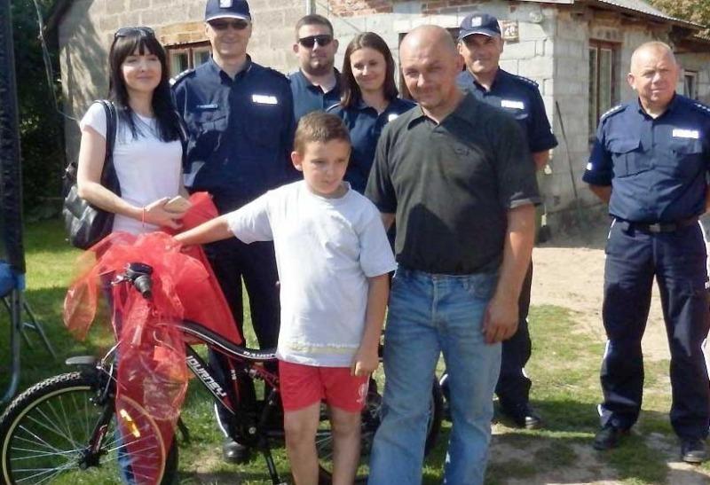 Rower dla Kuby i prezenty dla pogorzelców