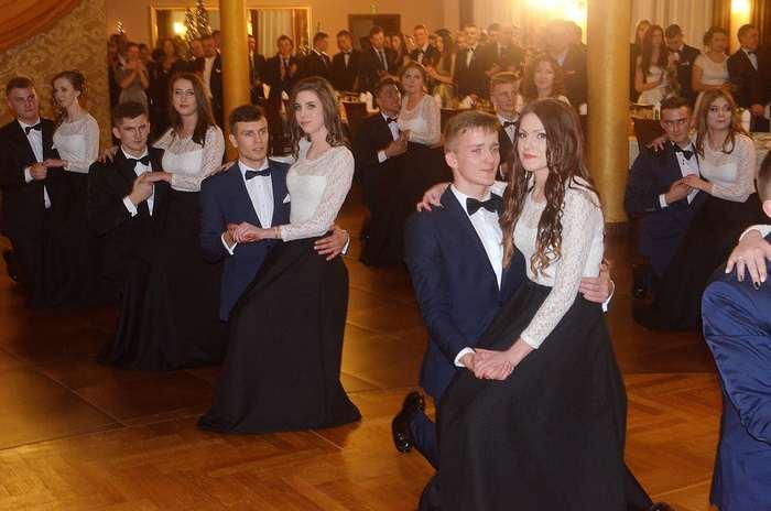 Sezon studniówkowy zamknęli w sobotę uczniowie ZSP nr 1 w Końskich