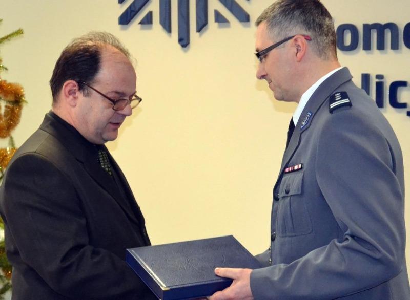 Inspektor policji pożegnal się z mundurem