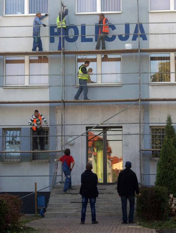 Zaglądamy za kulisy remontu koneckiej komendy