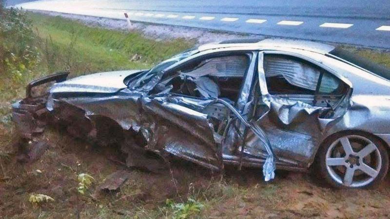 Volvo omijał lisa i zderzył się z ciężarówką