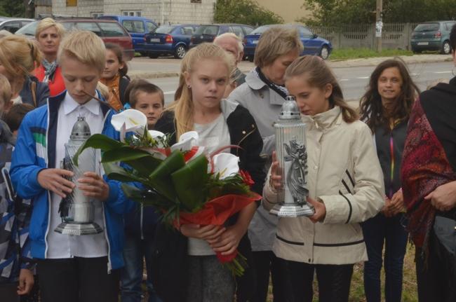 Uroczystości pod pomnikiem w Kazanowie