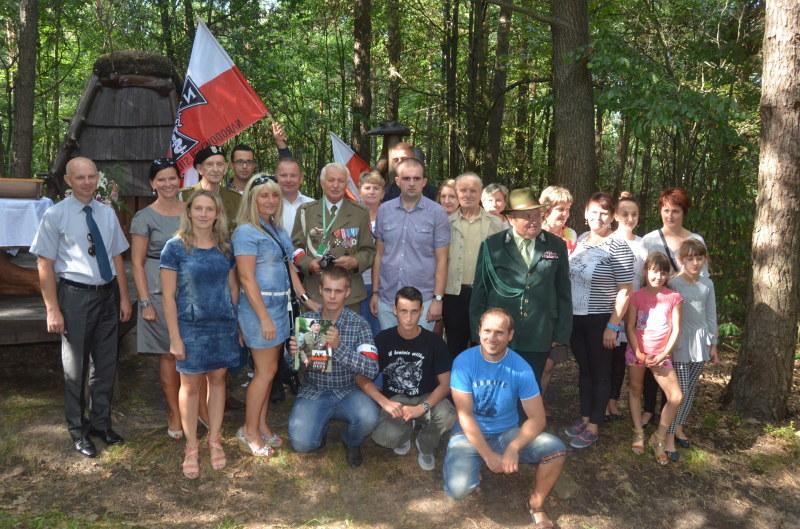 Młodzi mieszkańcy pamiętali o partyzantach