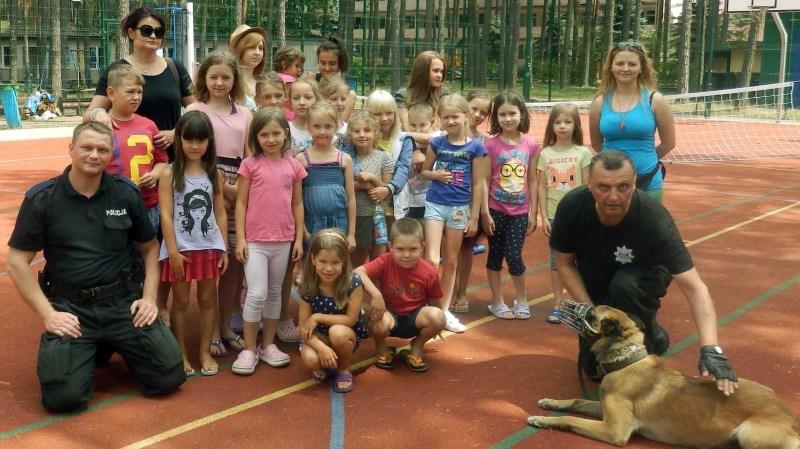 Policjanci na koloniach