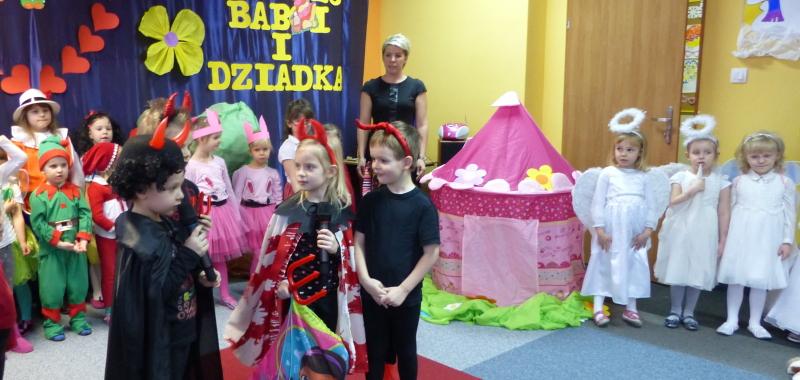 Bajkowe przedstawienie dla specjalnych gości