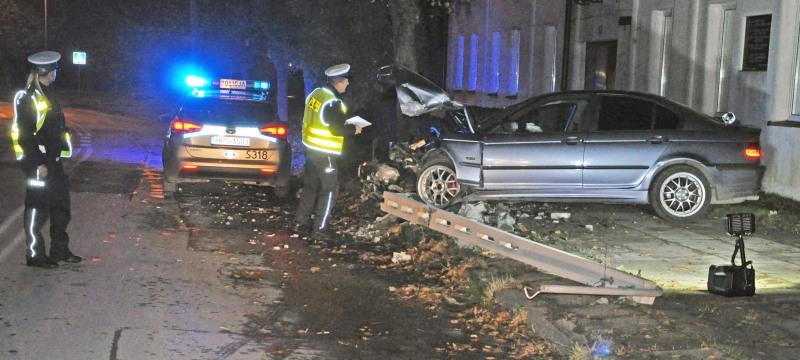 Pijany kierowca uciekł z miejsca wypadku