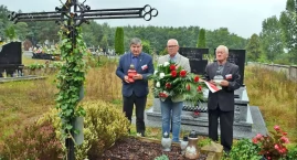 KOŃSKIE. Groby kronikarzy wojennej historii odwiedzi…