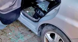 RADOSZYCE. Dzieciaka zamkniętego w aucie ratowali st…