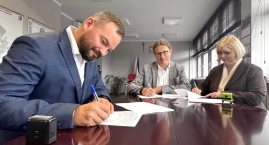 Kolejna droga w gminie Stąporków zyska nowe oblicze. Umowa na przebudowę drogi Odrowąż - Błaszków podpisana
