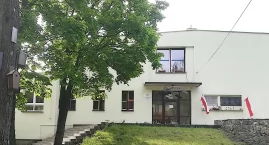 Jak dawna szkoła w Lutej stała się domem odzyskanego&hellip;