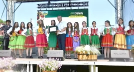 Zespół Królewiaczki z okolicznościową nagrodą na Dni&hellip;