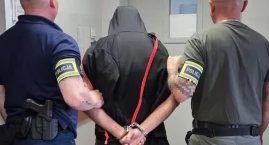 Ukrył się w szopie przed policją. Wpadł z narkotykam&hellip;