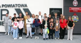 Młodzież z gminy Smyków zwiedziła nowoczesną strażnicę w Końskich [ZDJĘCIA]
