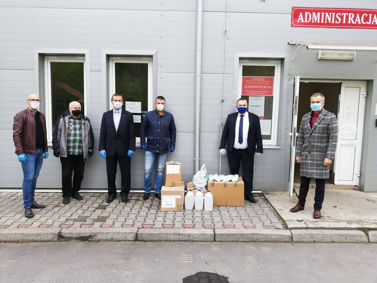 Radni PiS wsparli skarżyskich medyków