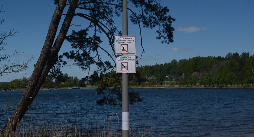 Od dzisiaj obowiązuje zakaz pływania skuterami wodnymi i motorówkami po zalewie Rejów  