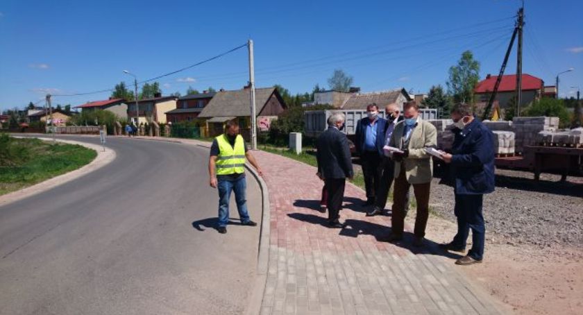 Nowy chodnik w Mroczkowie 