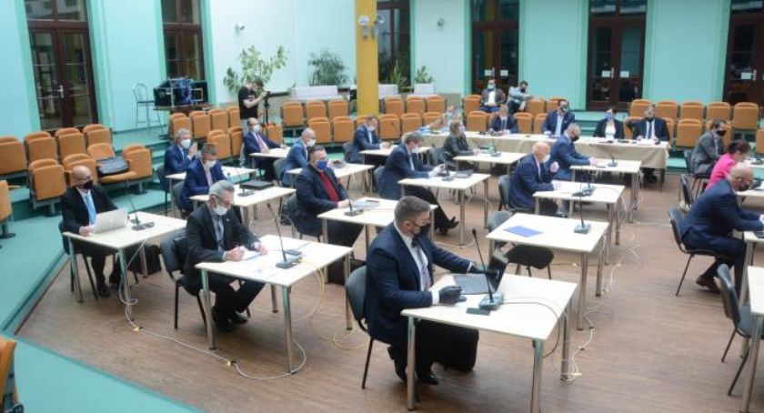Obligacje - nowe długi miasta