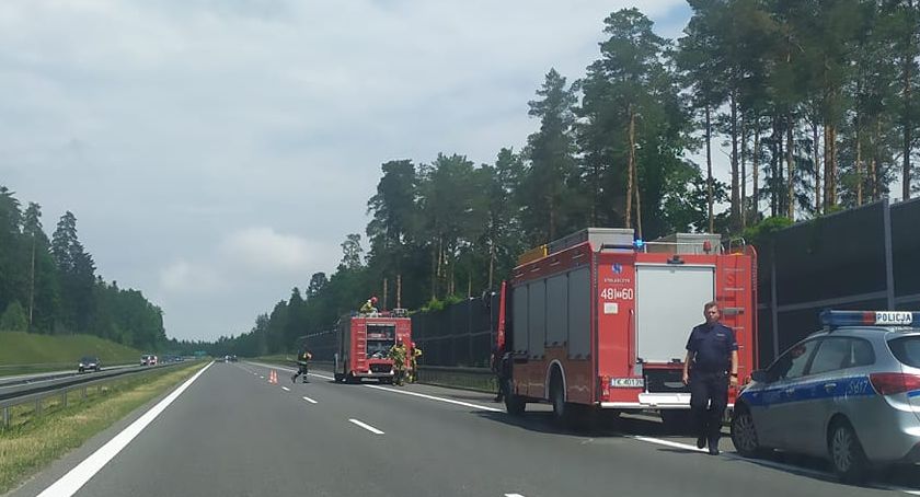 Czujka i olej wywołały strażaków do akcji