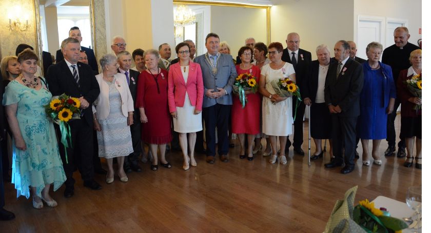 Skarżysko Kościelne. Przeżyli razem w małżeństwie 50. lat, dziś odebrali medale od prezydenta 