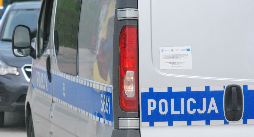 Sprawca kolizji już bez uprawnień do kierowania. Skarżyscy policjanci w akcji 