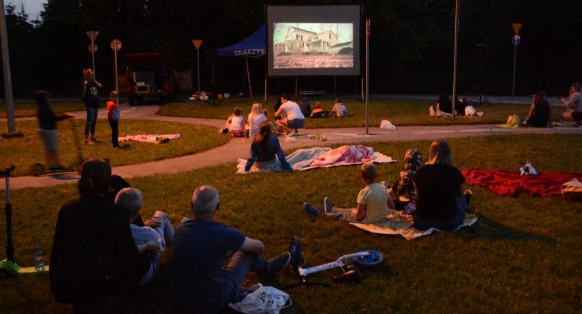 Kino Plenerowe i atrakcje z MCK na Miasteczku Ruchu Drogowego