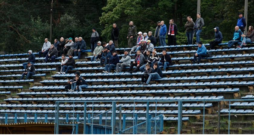 Mecze IV ligi z publicznością, czy nie ?