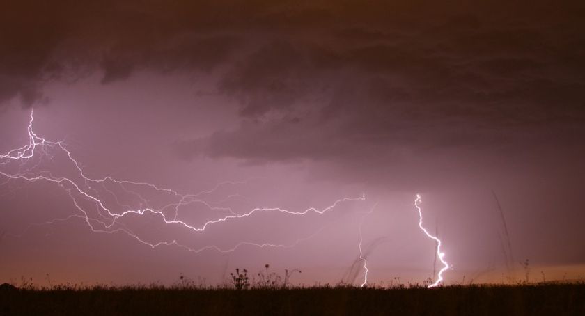 Pilne! W powiecie skarżyskim może być burza z gradem