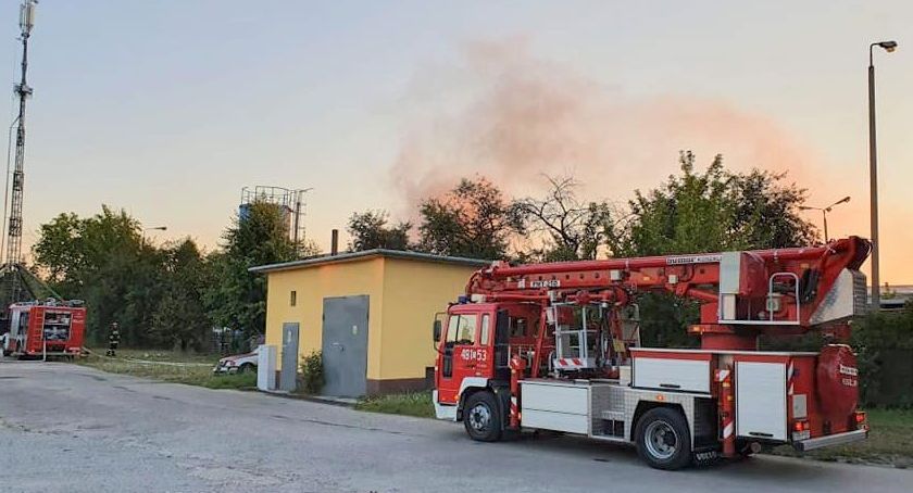 PILNE: groźny żywioł na terenie skarżyskiej stolarni. Jakie będą straty?