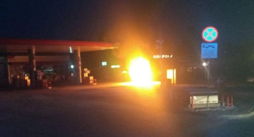Groźny pożar na stacji paliw