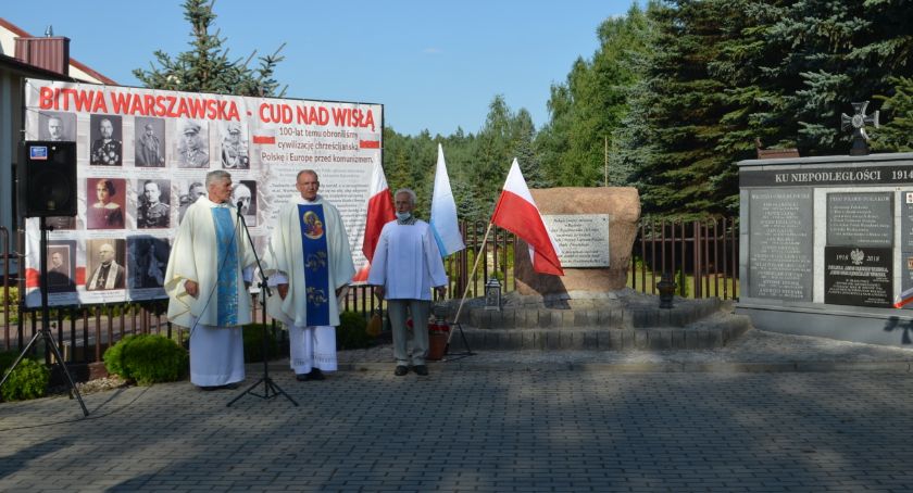 Majków. Mieszkańcy uczcili pamięć bohaterów Bitwy Warszawskiej