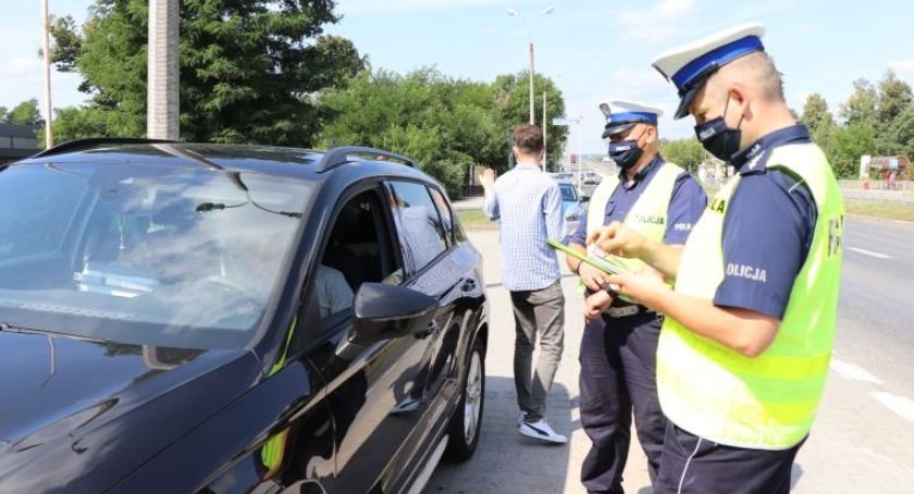 Koniec wakacji zbliża się wielkimi krokami. Policyjnych patroli będzie więcej