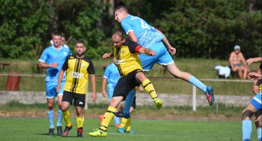 B klasa. Orlicz i Łączna nie zwalniają tempa. W niedzielę derby powiatu ! 