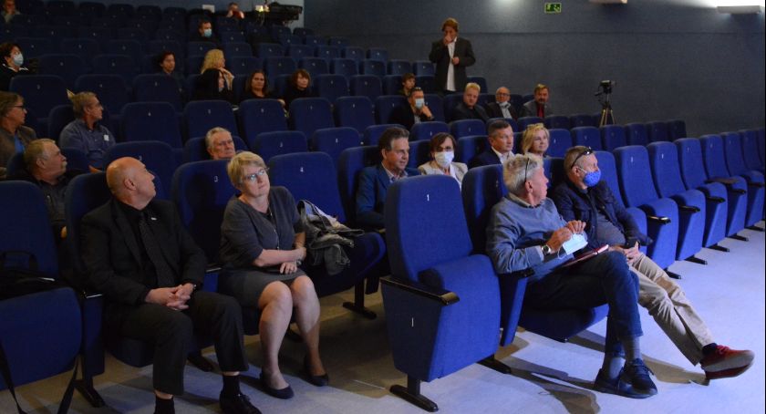 Konferencja naukowa w suchedniowskiej 