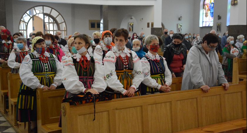 Pielgrzymka Kół Gospodyń Wiejskich i Sołtysów do Ostrej Bramy 