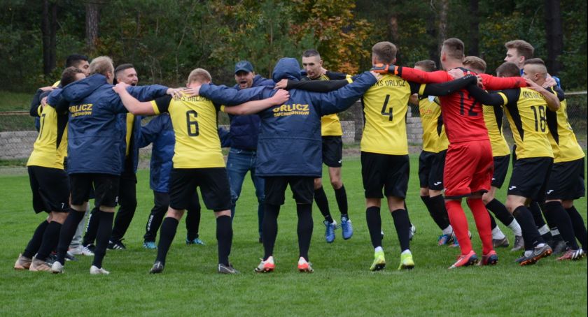 IV liga. Lider z Suchedniowa się nie zatrzymuje