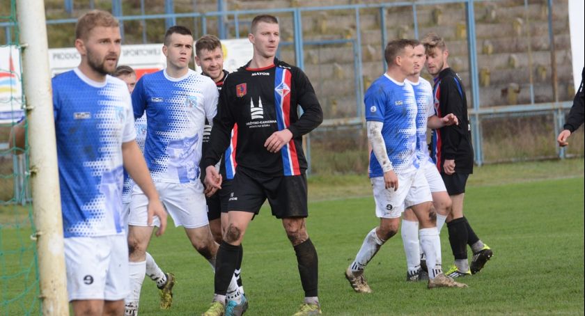 IV liga. Podział punktów w Skarżysku, remis Granatu z Moravią (foto)