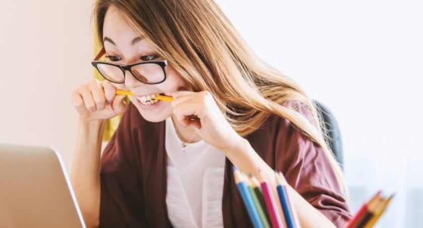 Zdalna nauka w powiecie skarżyskim. Jak pracować, żeby nie zwariować? Mówi rdzic, uczeń i psycholog 