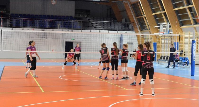 Siatkówka. Dana Gameb UKS Relaks lepsza od MKS Gali w derbach Skarżyska 