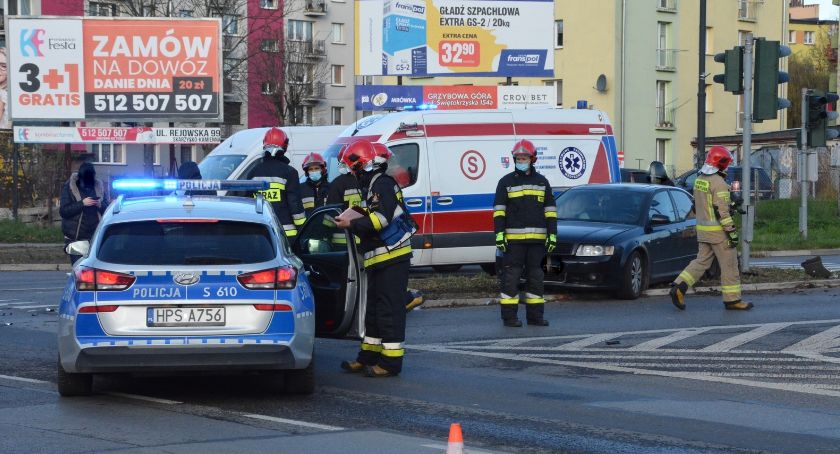 Wyłączona sygnalizacja świetlna przyczyną kolizji ? 