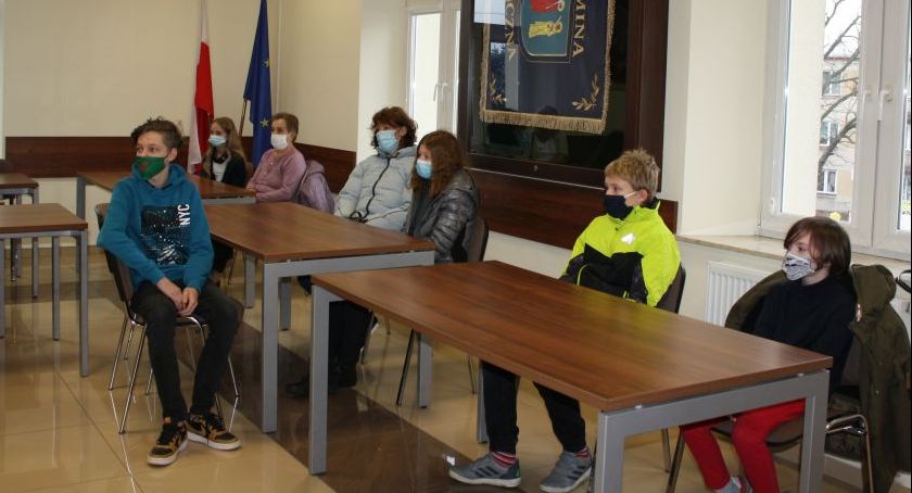 Łączna.  „Rok bez smogu w Górach Świętokrzyskich” - nagrody w konkursie plastyczny wręczone 