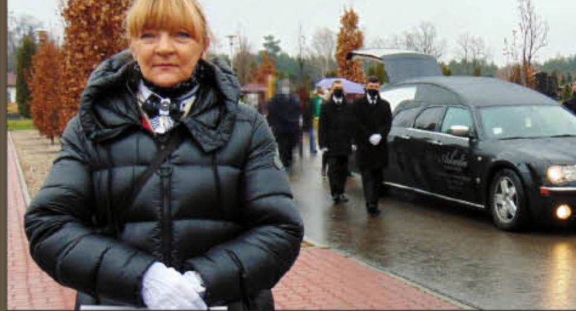 Pogrzeby w czasie epidemii. Nie można się pożegnać, dotknąć, zbliżyć do trumny...