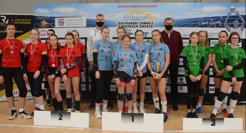 Młodzież grała pod okiem mistrza świata Pawła Zagumnego 