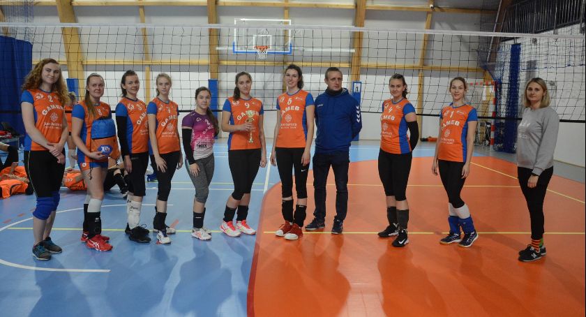 Siatkówka. Dana Gameb UKS Relaks na trzecim miejscu, Forum Skarżysko tuż za podium 