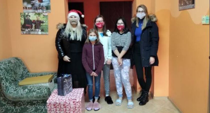 Życzenia Świąteczne  od Kolegium Pracowników Służb Społecznych i UJK dla wychowanków „ Przystani” i pensjonariuszy  DPS-U