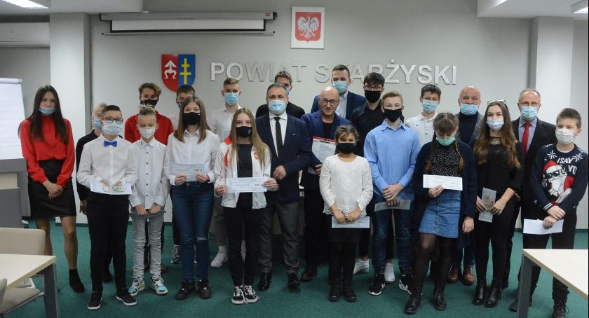 Stypendia sportowe ufundowane przez  Darczyńców Balu Miłośników Sportu  wręczone 
